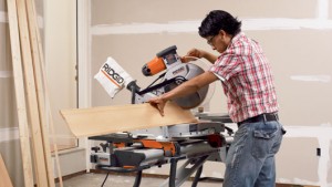 How to use a miter saw