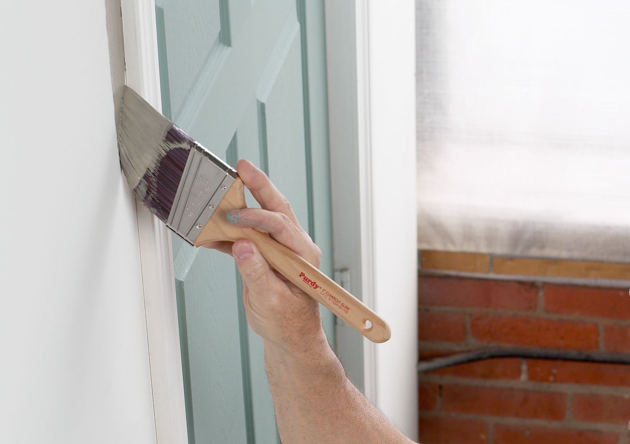 Choosing the right paint brush