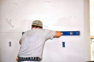 How to hang cabinets 1