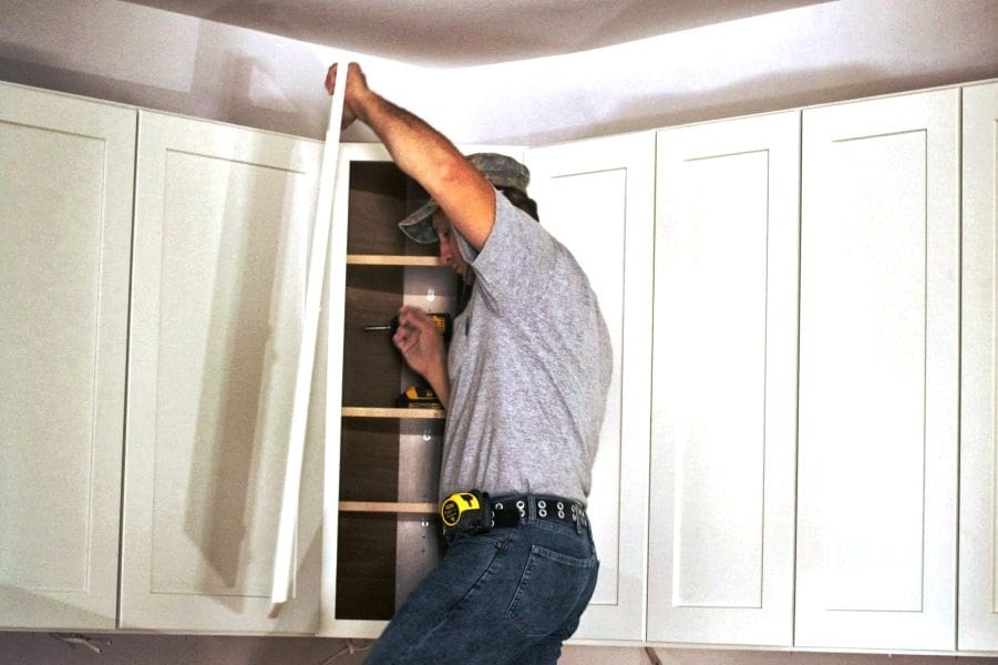How to hang cabinets