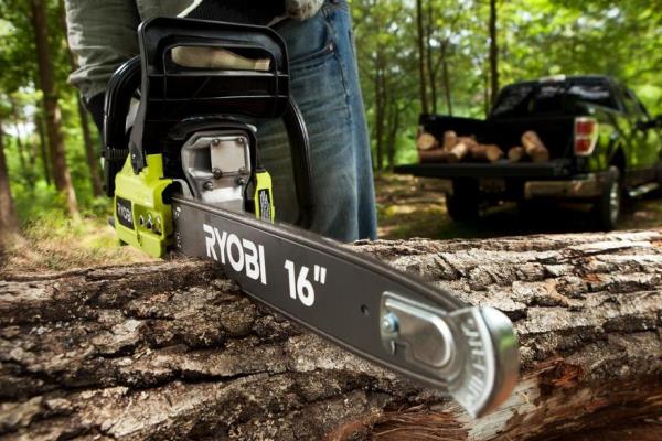 Safety tips for chainsaws