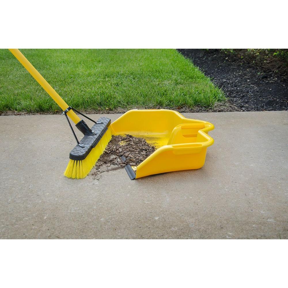 Quickie Jobsite Multi-Surface Fiberglass Push Broom-lifestyle